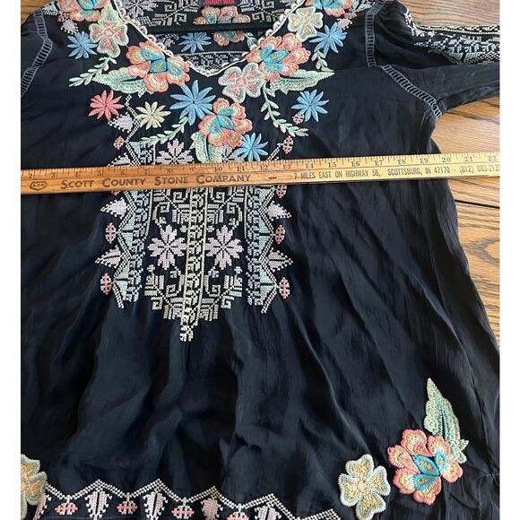 Johnny Was Dark Gray/Black Boho Riveda Embroidered Blouse Size S - Picture 5 of 7